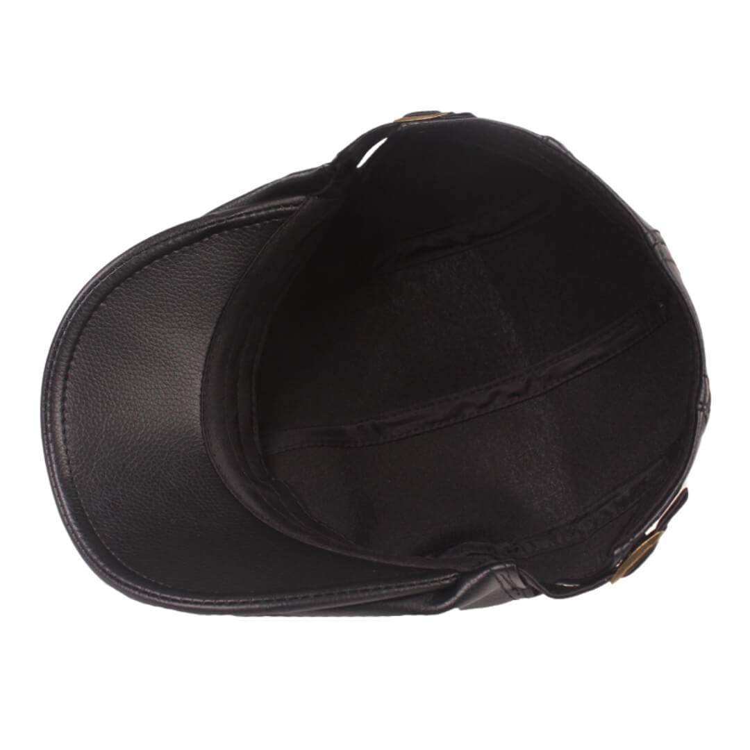 Flat cap in leather — FRAMLINGHAM