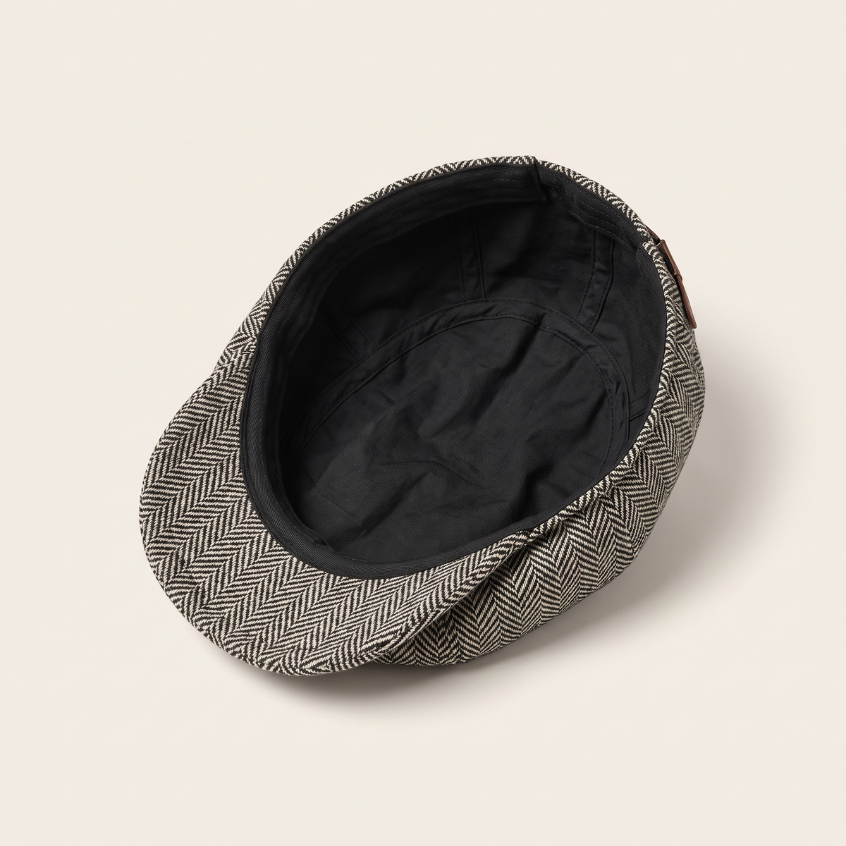 Herringbone newsboy cap in a wool blend — WOODBRIDGE