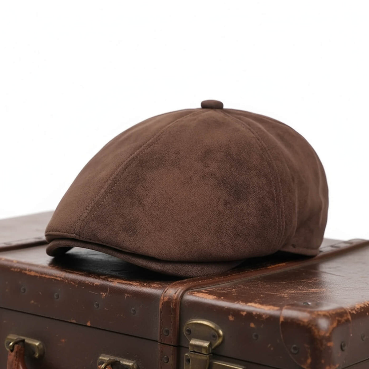 Newsboy cap in suede — EGREMONT