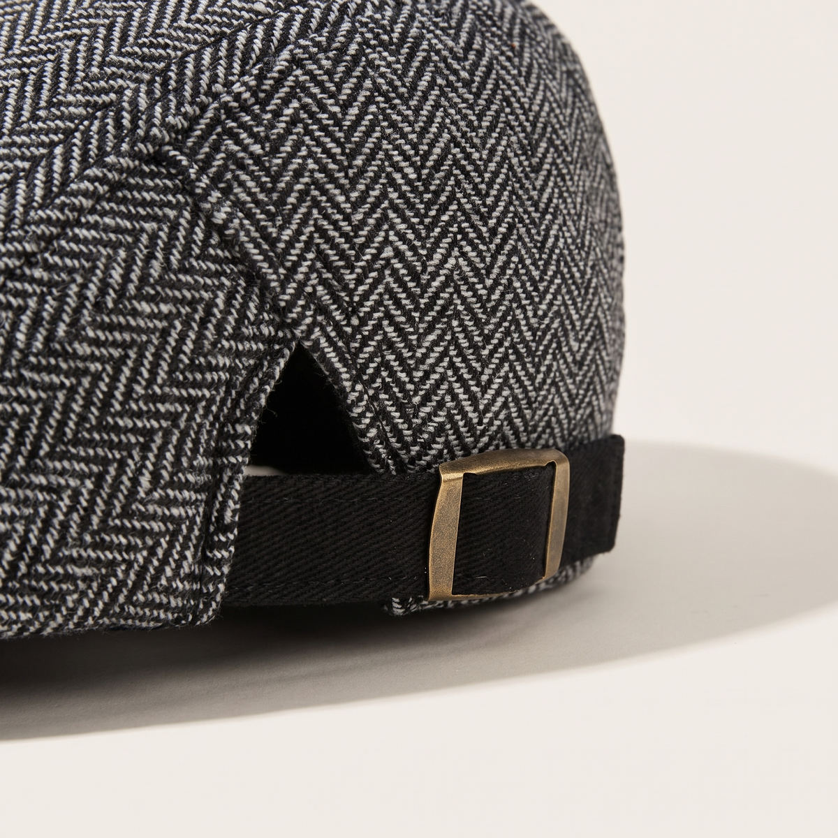 Herringbone flat cap in a wool blend — SAXMUNDHAM