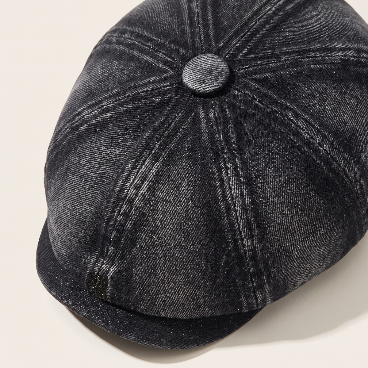 Newsboy cap in denim — MACHYNLLETH