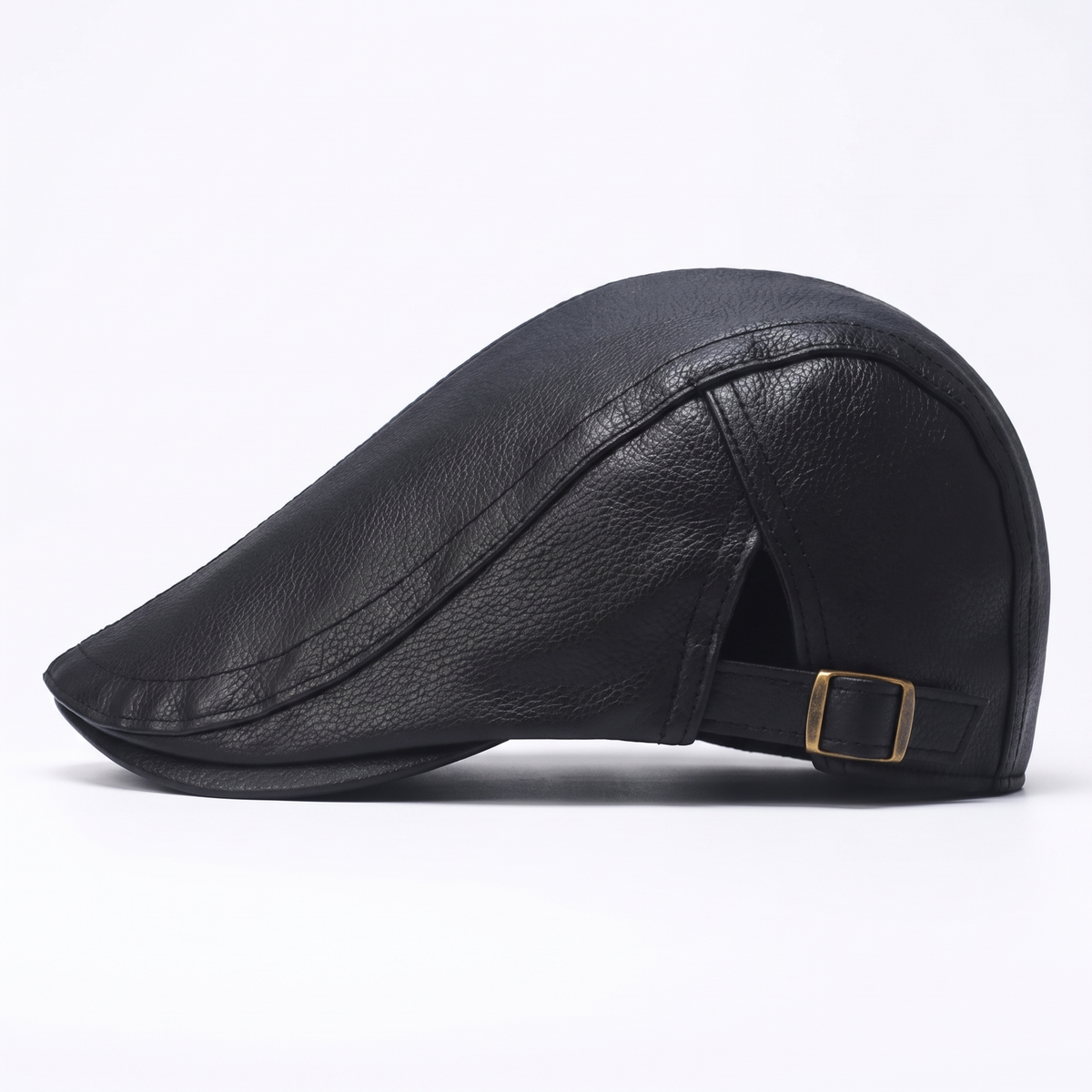 Flat cap in leather — FRAMLINGHAM
