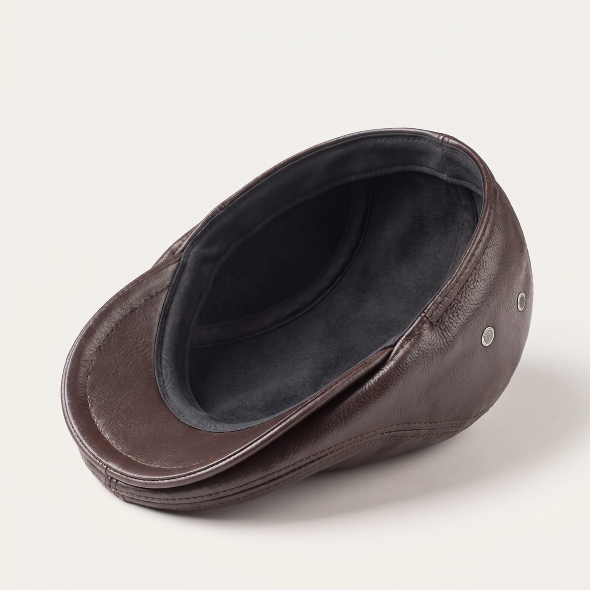Ivy cap in leather — EVESHAM